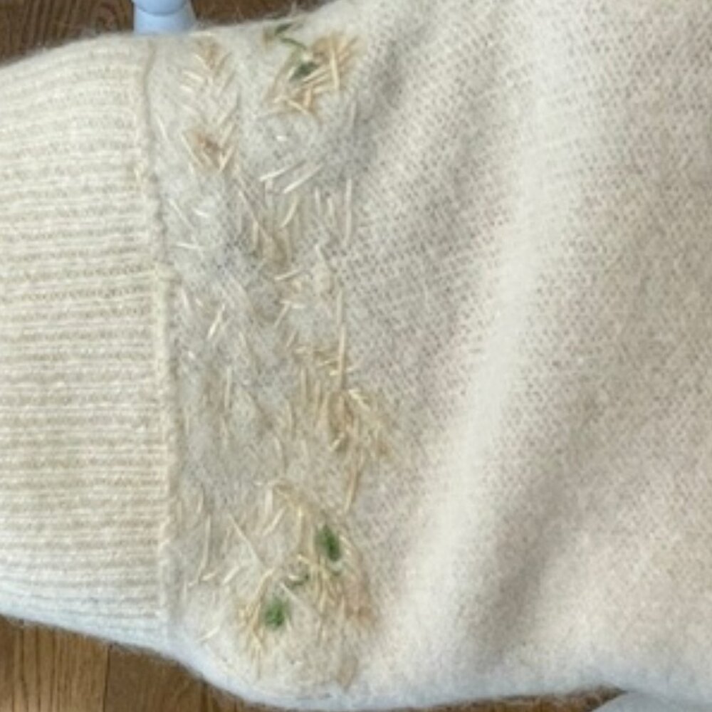 Vintage 1950's Angora Cashmere Hand Sewn Beaded Seed Pearl Cardigan Sweater XS - Picture 11 of 13